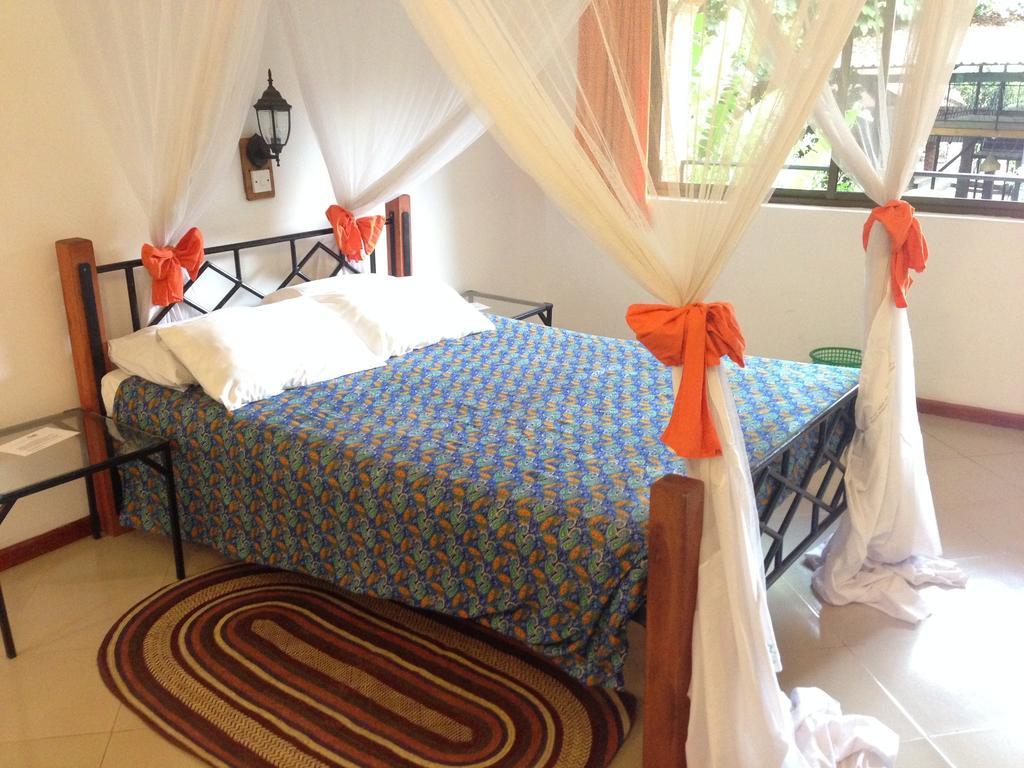 Outpost Lodge Arusha Szoba fotó